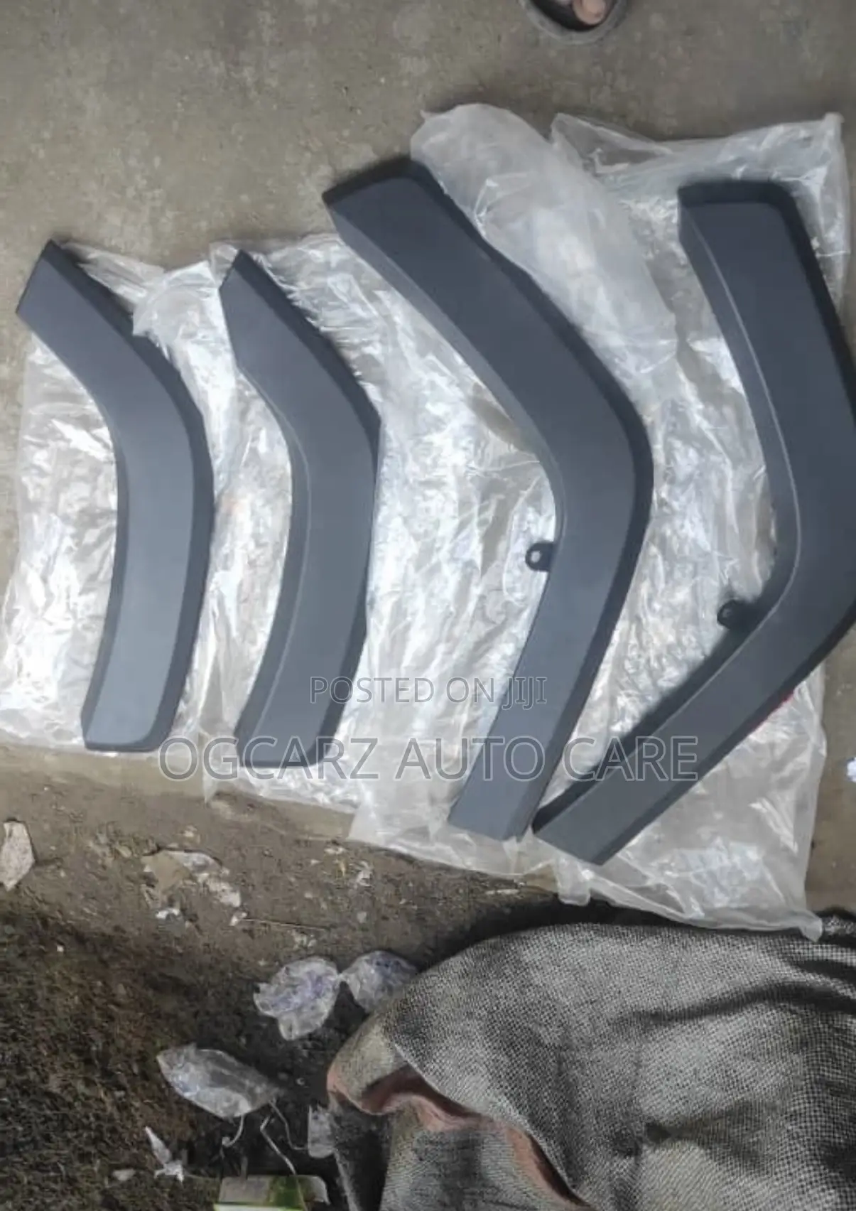 Complete Back Fender Chrome RAV4 2020 / 2021 / 2023 / 2024 / 2025 Ava
