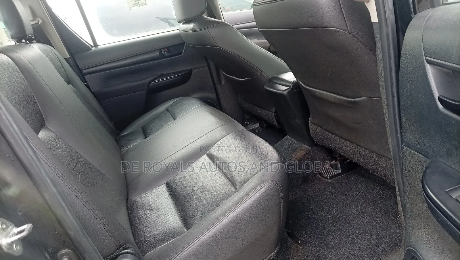 Toyota Hilux 2022 Black