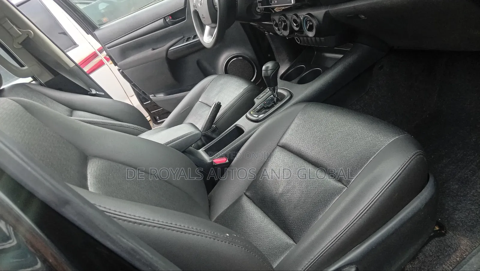Toyota Hilux 2022 Black