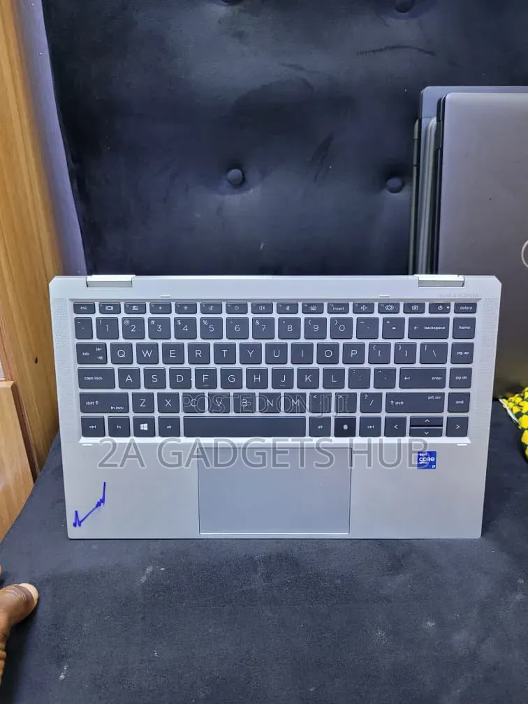 Laptop HP EliteBook 1040 G8 32GB Intel Core i7 SSD 512GB