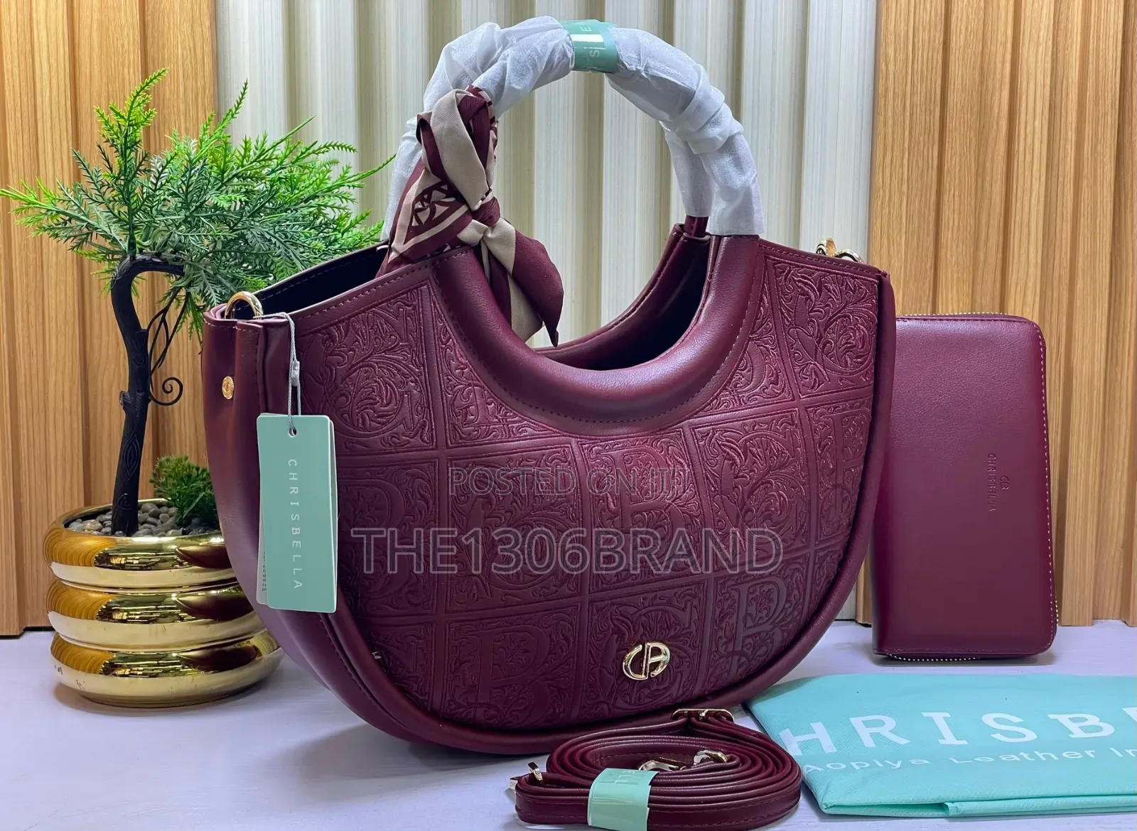 Luxury Embossed Crescent Handbag–Elegant Women's Designer Shoulder Bag