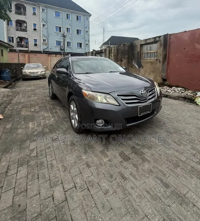Toyota Camry LE 4dr Sedan (2.4L 4cyl 5A) 2009 Gray