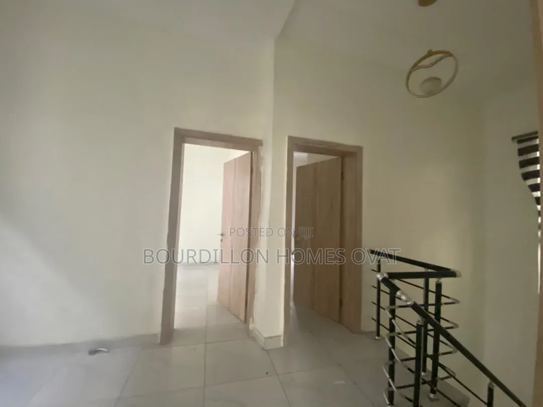 4bdrm Duplex in Ikota Villa Lagos for sale