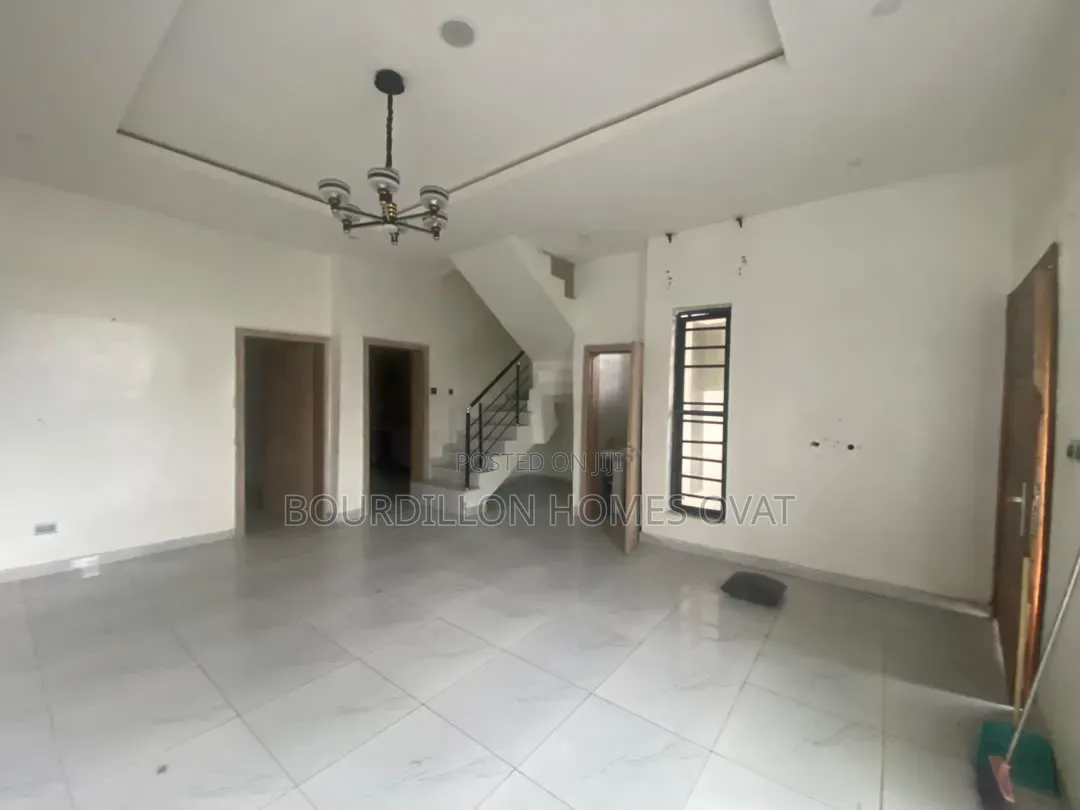4bdrm Duplex in Ikota Villa Lagos for sale