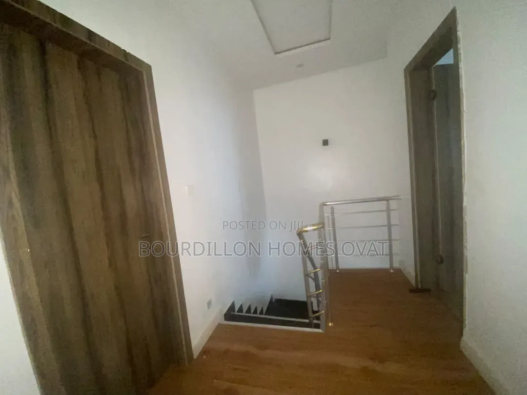 2bdrm Duplex in Ikota Villa for rent