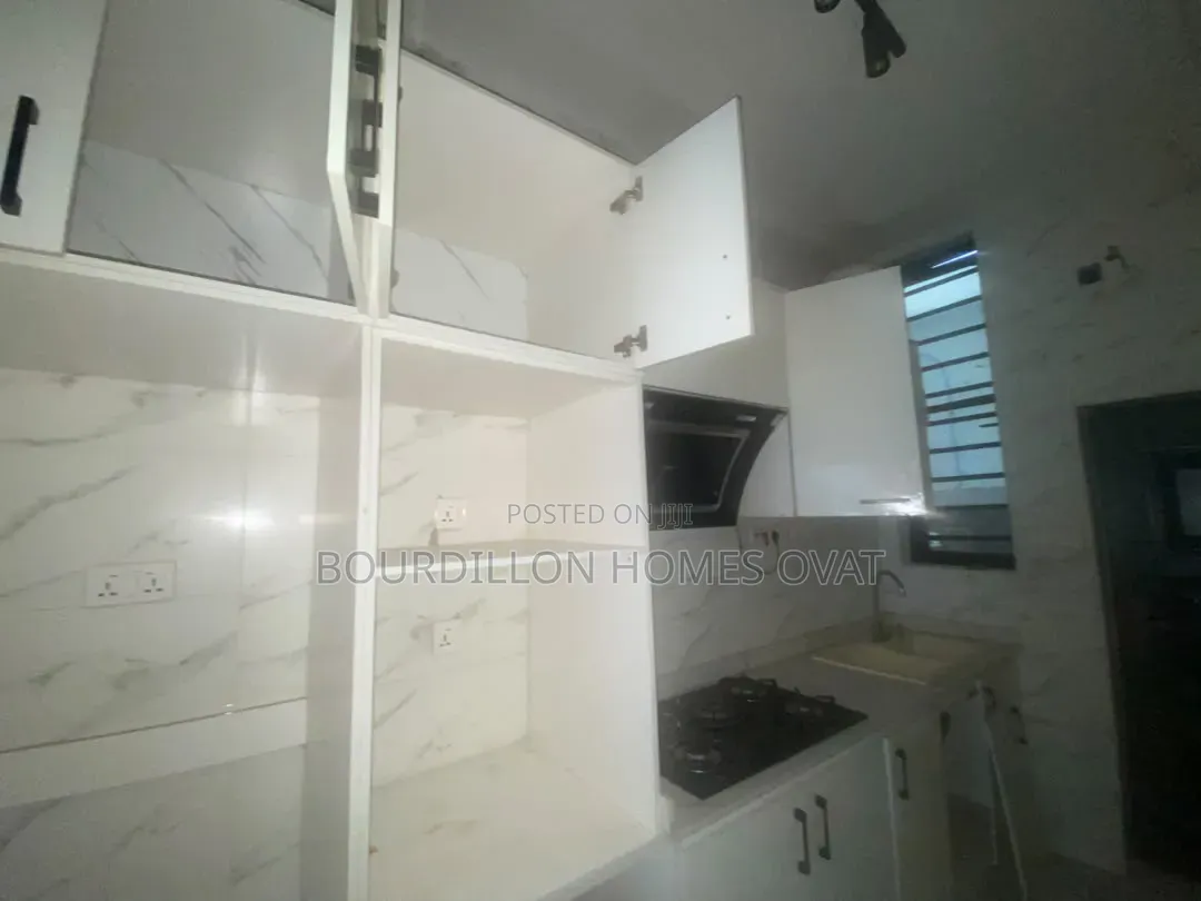 2bdrm Duplex in Ikota Villa for rent