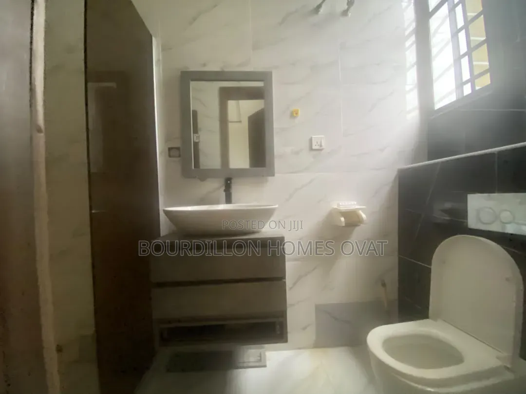 2bdrm Duplex in Ikota Villa for rent