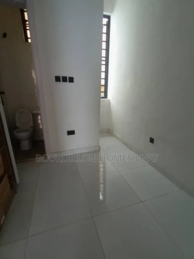 4bdrm Duplex in Ikota for rent