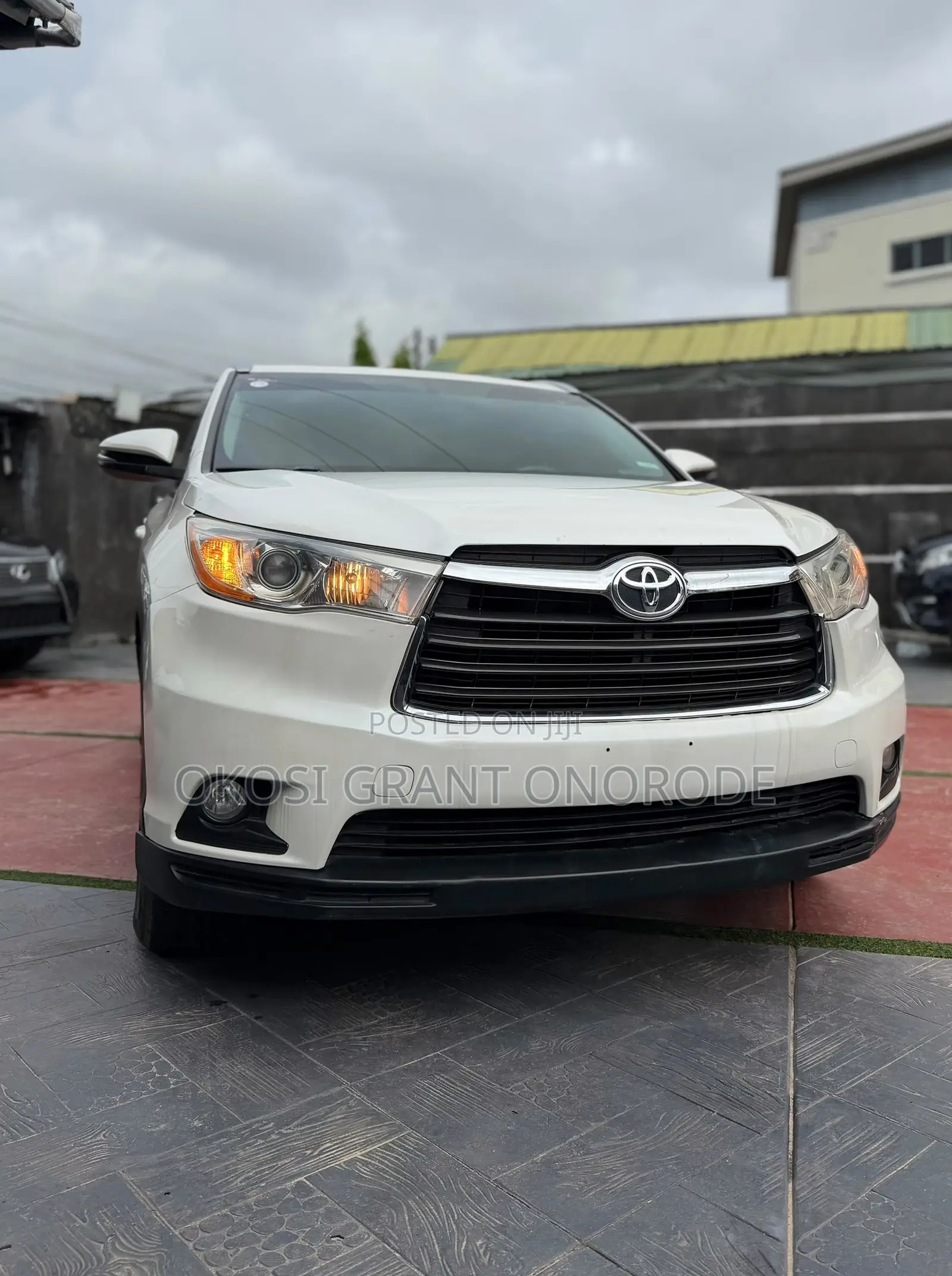 Toyota Highlander XLE 4dr SUV AWD (3.5L 6cyl 6A) 2015 White