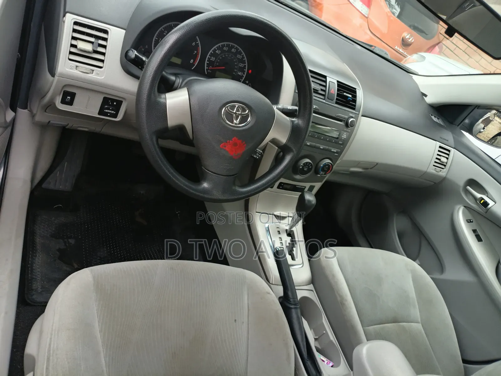 Toyota Corolla LE 4dr Sedan (1.8L 4cyl 4A) 2011 Gray