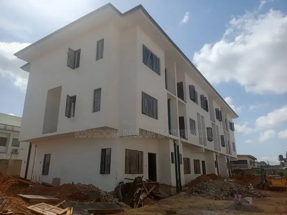 4bdrm Duplex in Opebi Ikeja Lagos for sale