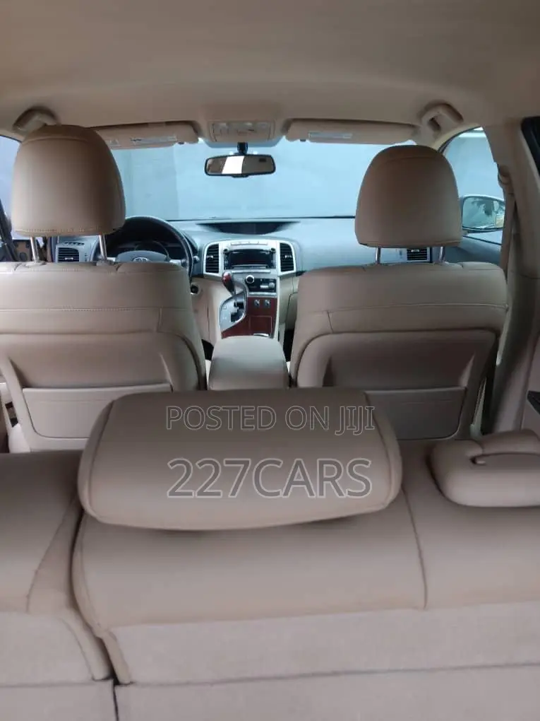 Toyota Venza V6 AWD 2011 Brown