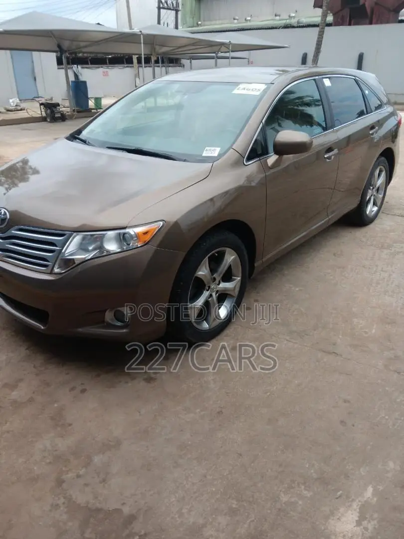 Toyota Venza V6 AWD 2011 Brown