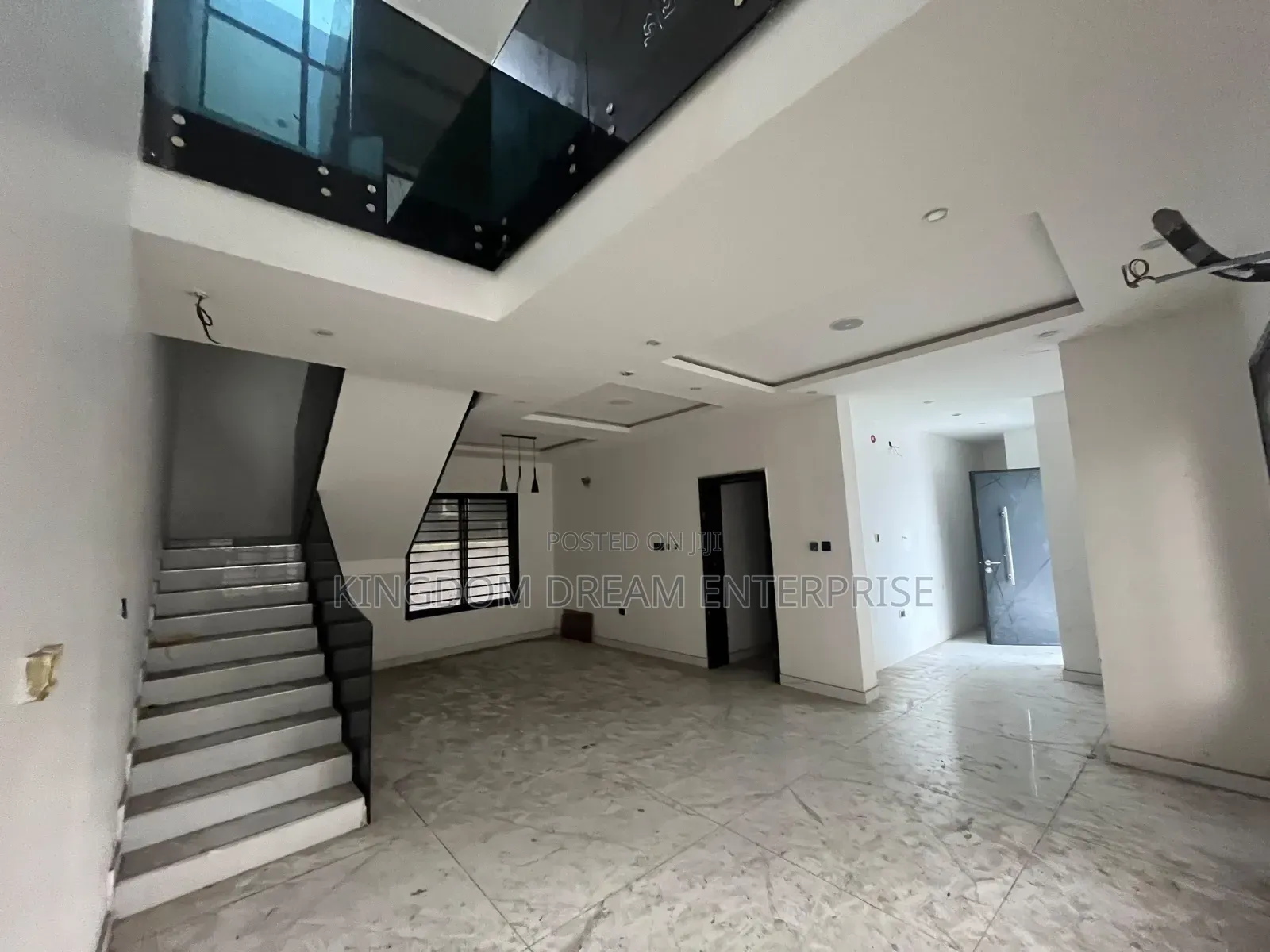4bdrm House in Lekki Phase 1 Lagos for rent