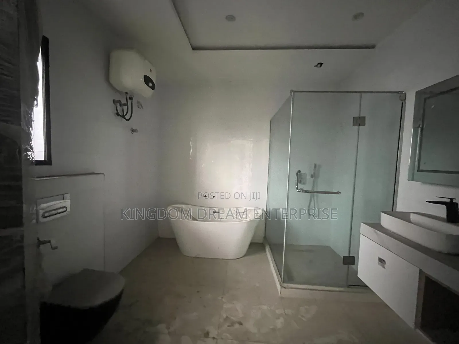 4bdrm House in Lekki Phase 1 Lagos for rent