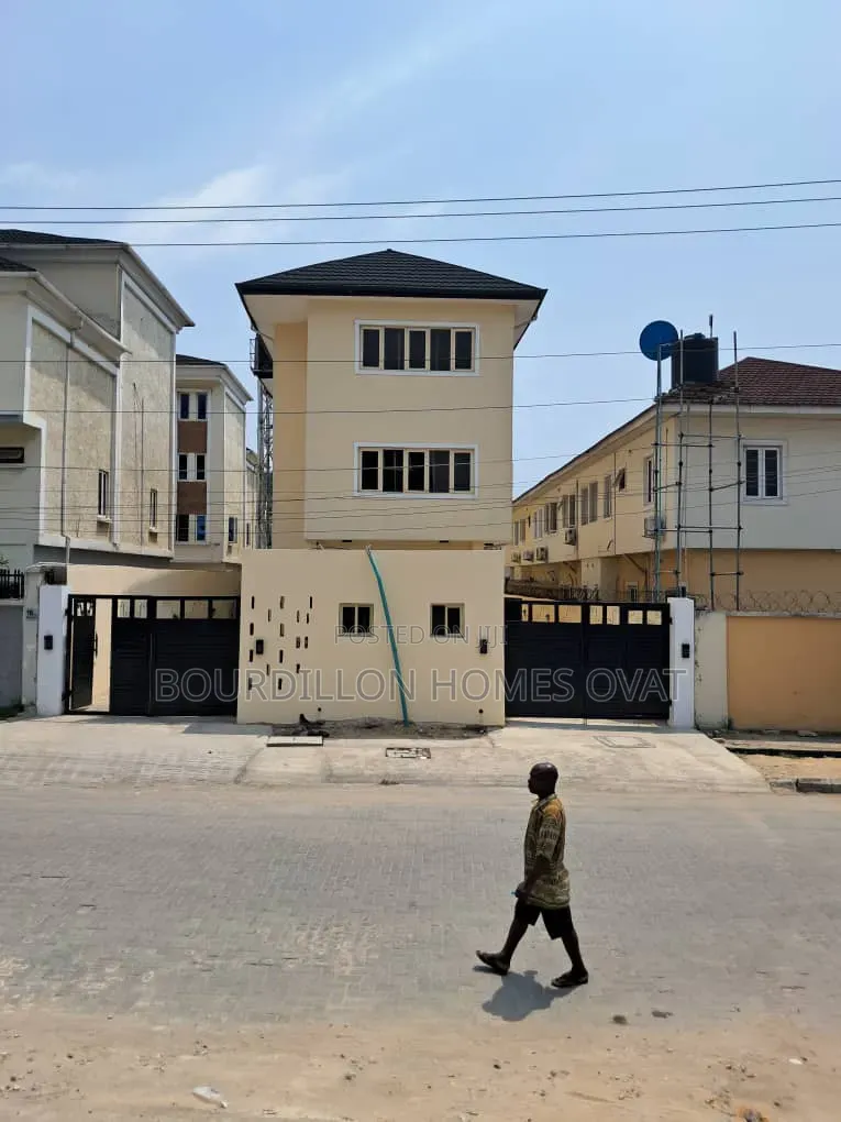 5bdrm Duplex in Idado Estate Lekki for sale