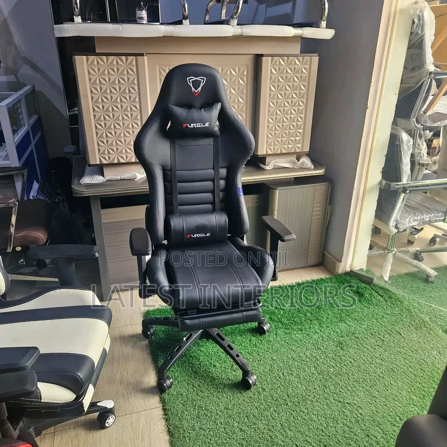 Gaming/Streaming Chair(Furgle)