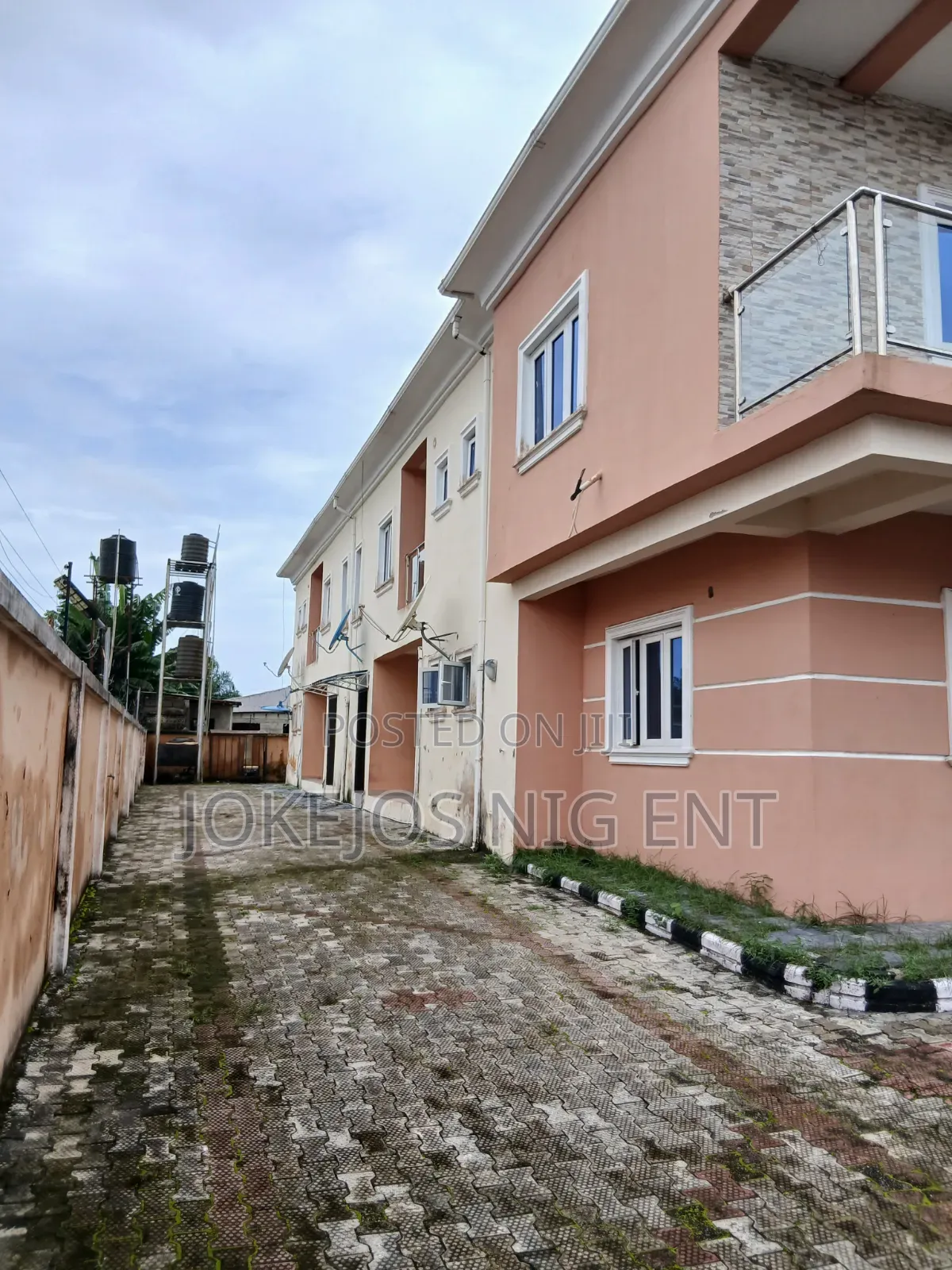 10bdrm Block of Flats in Billonian Estate, Awoyaya for sale