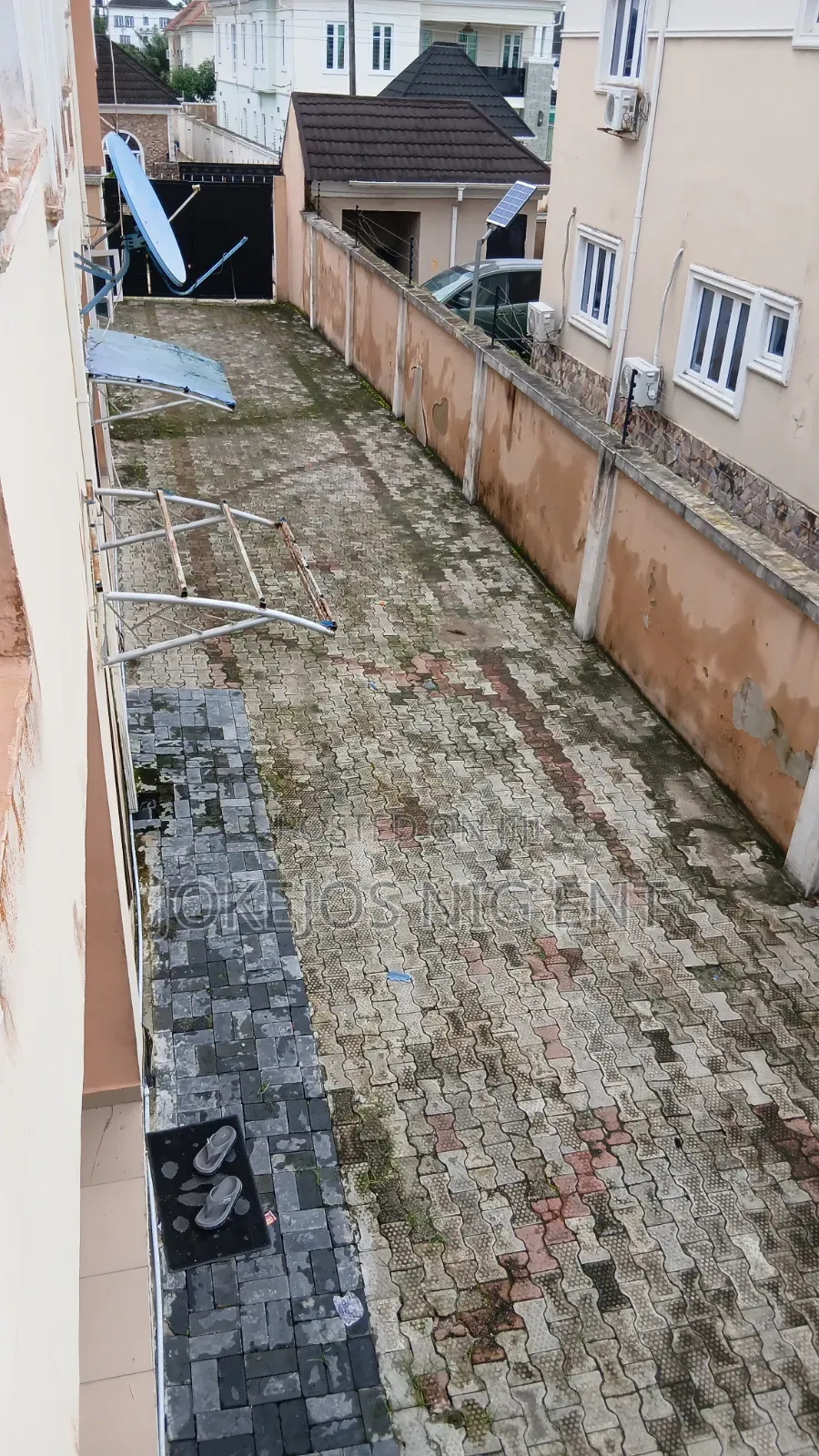 10bdrm Block of Flats in Billonian Estate, Awoyaya for sale