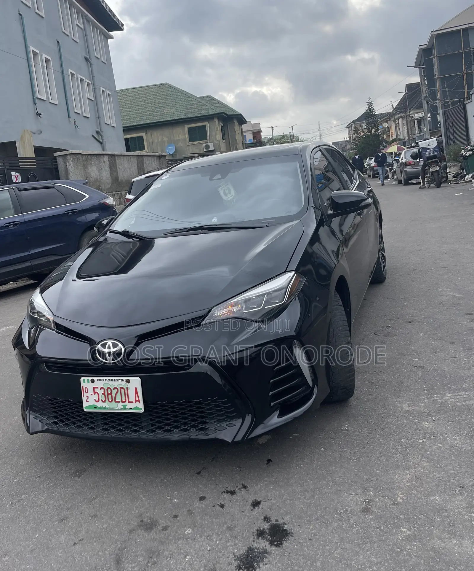Toyota Corolla XSE 4dr Sedan (1.8L 4cyl CVT) 2017 Gray