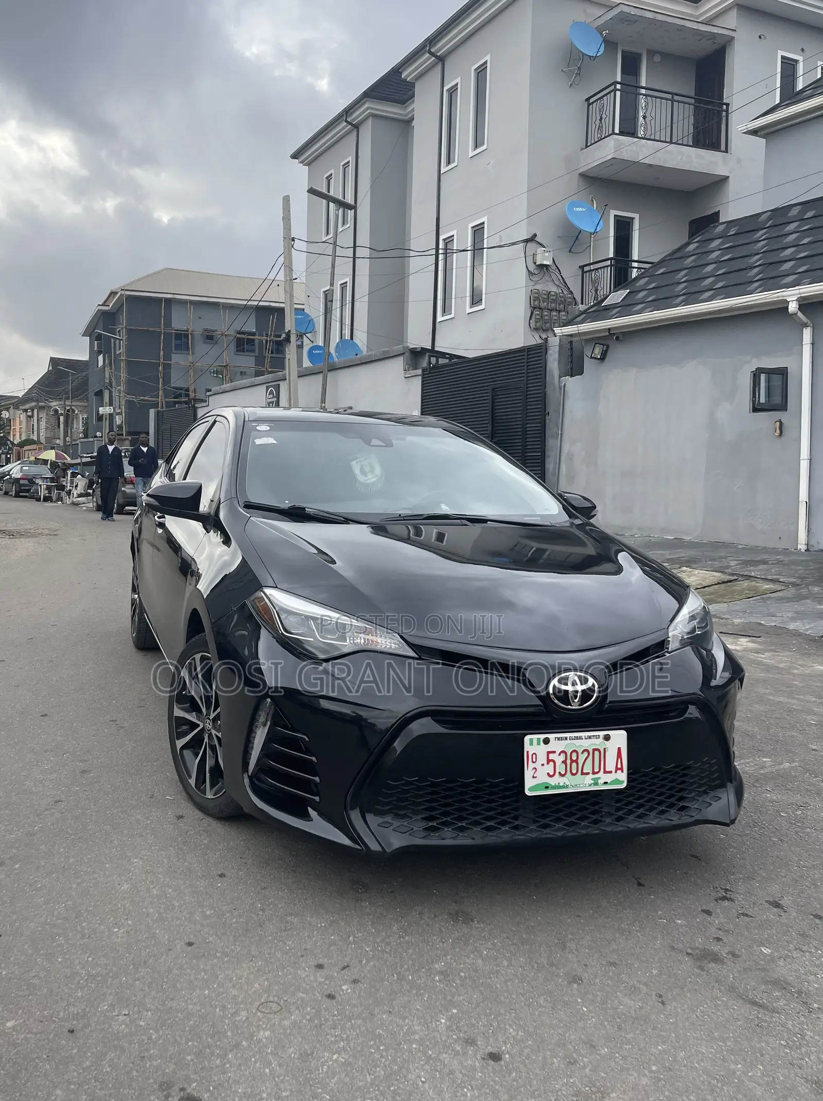 Toyota Corolla XSE 4dr Sedan (1.8L 4cyl CVT) 2017 Gray
