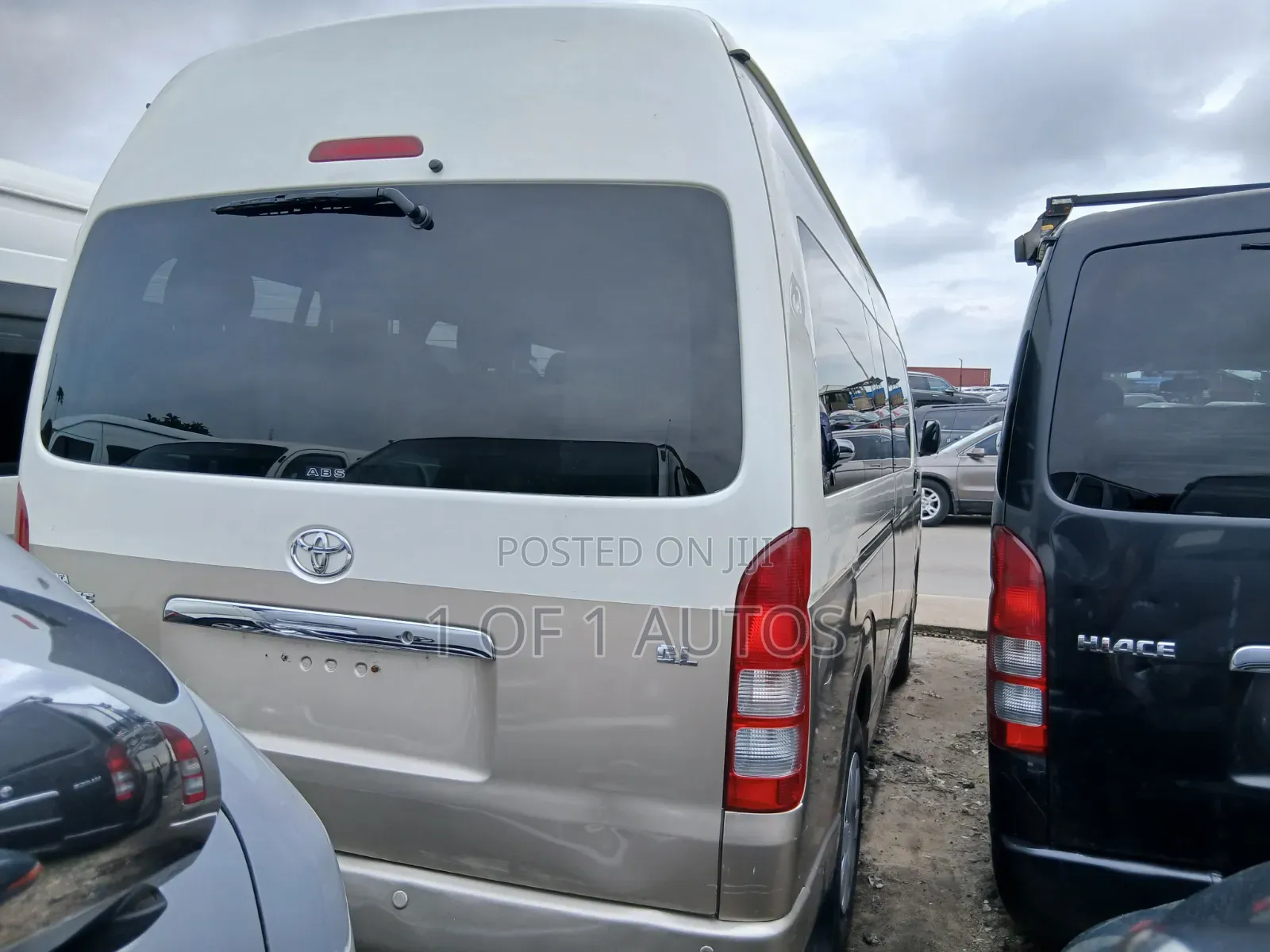 Toyota HiAce 2016 White