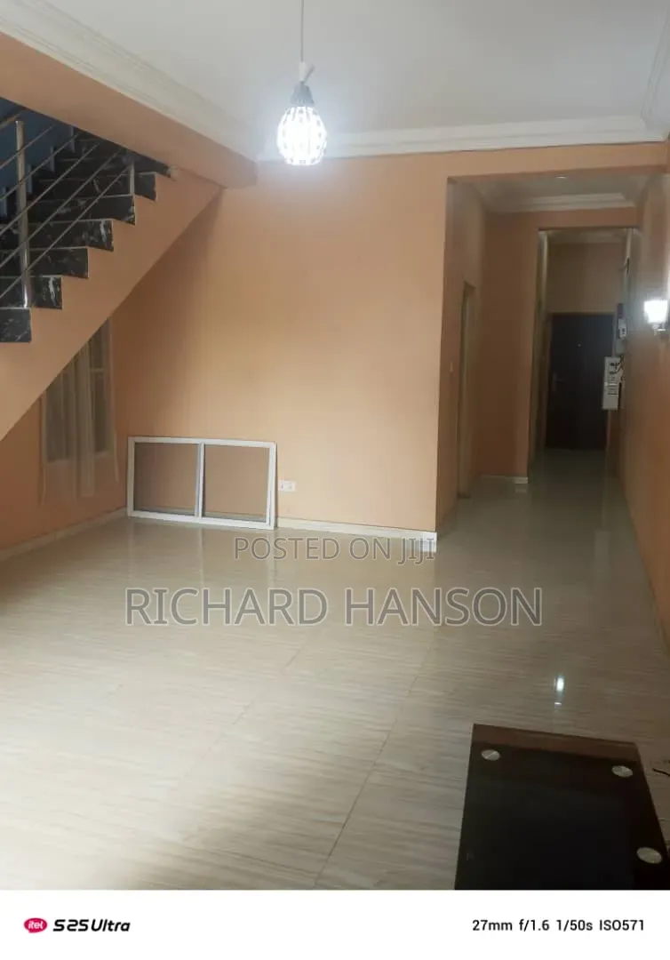 3bdrm Duplex in Vgc Standard, Sangotedo for rent