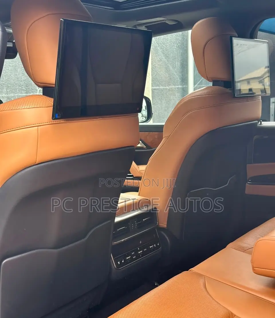Lexus LX 600 2022 Green