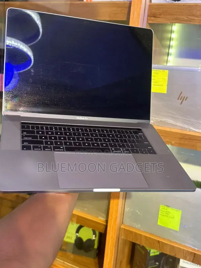 Laptop Apple MacBook Pro 2020 16GB Intel Core i5 SSD 256GB