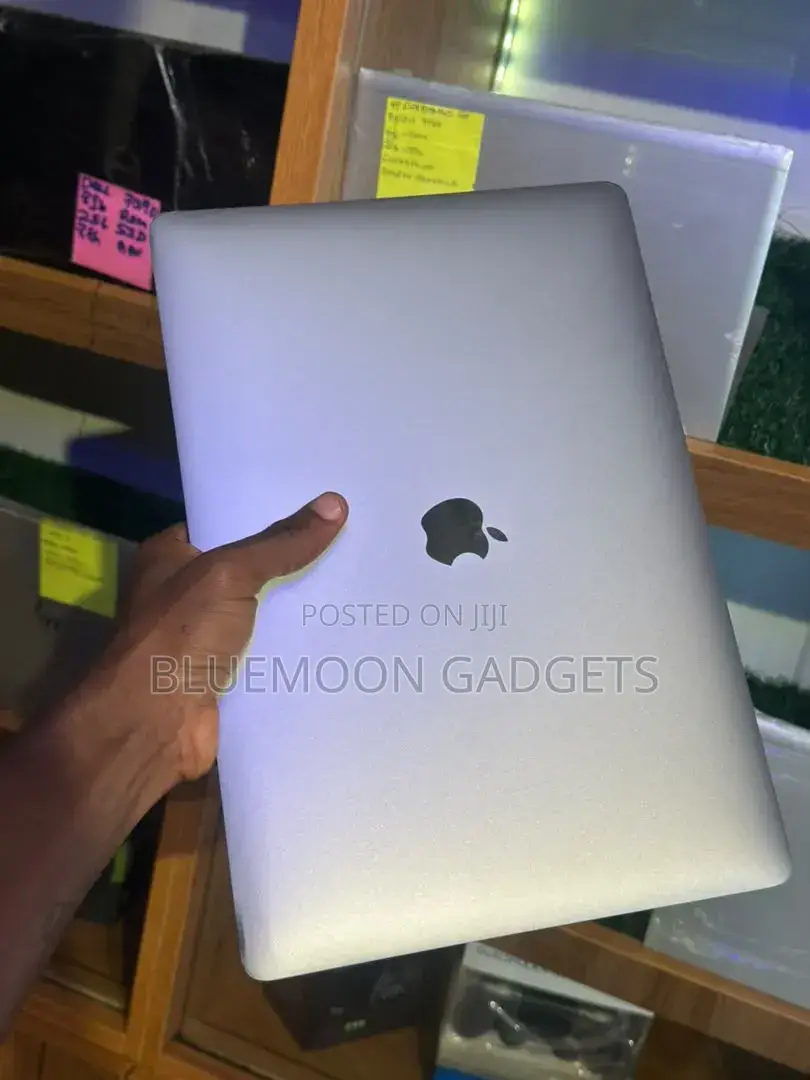 Laptop Apple MacBook Pro 2020 16GB Intel Core i5 SSD 256GB