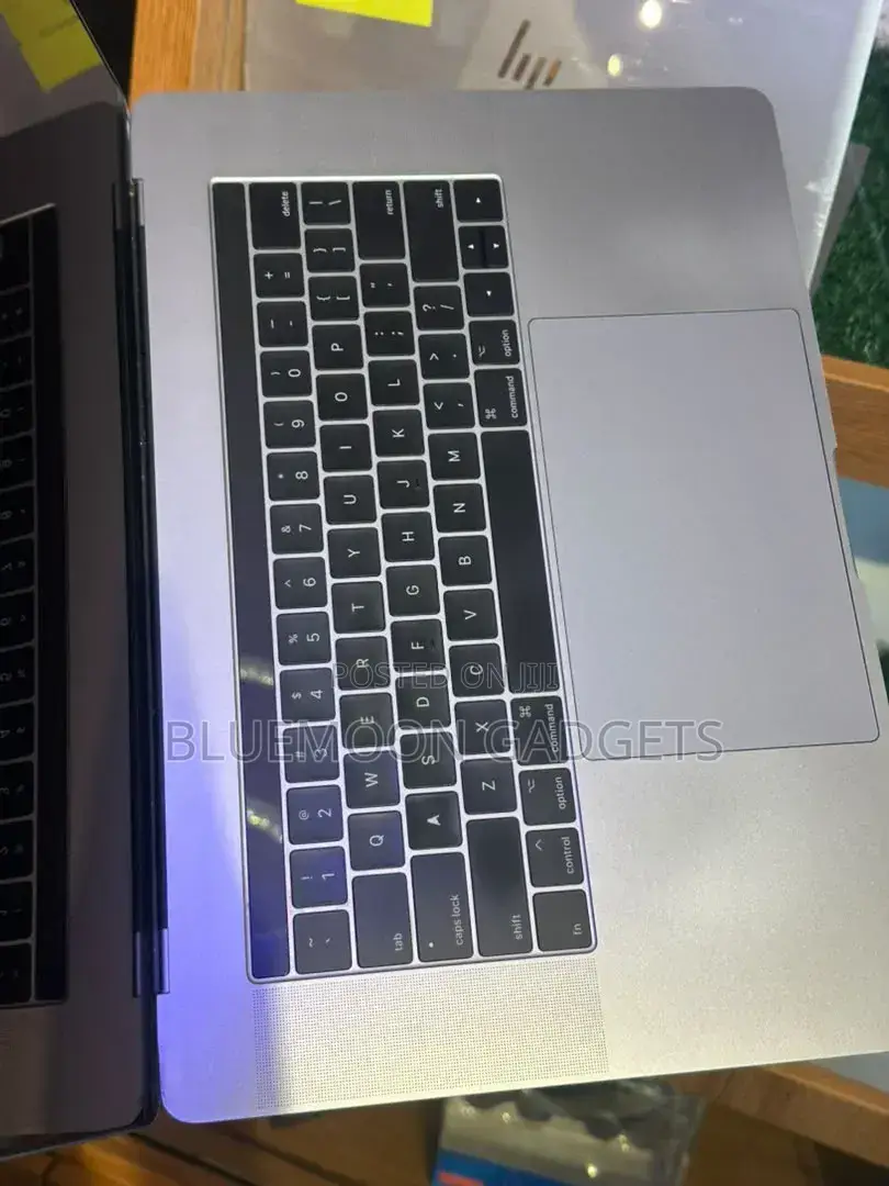 Laptop Apple MacBook Pro 2020 16GB Intel Core i5 SSD 256GB
