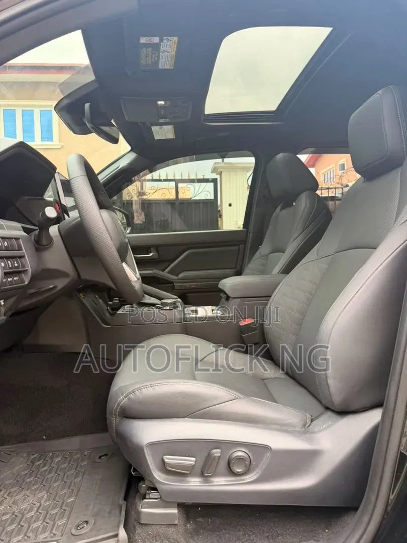 Toyota Tacoma TRD Off-Road Double Cab 4WD 5.0 ft. SB (Automatic) 2025