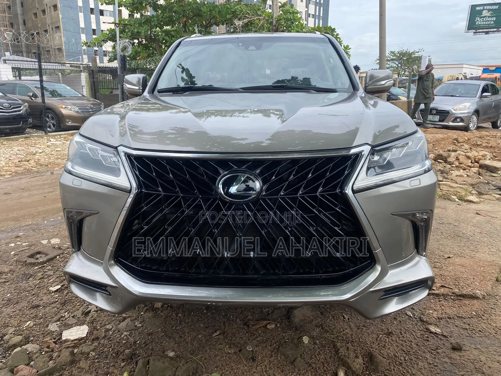 Lexus LX 2019 Gold