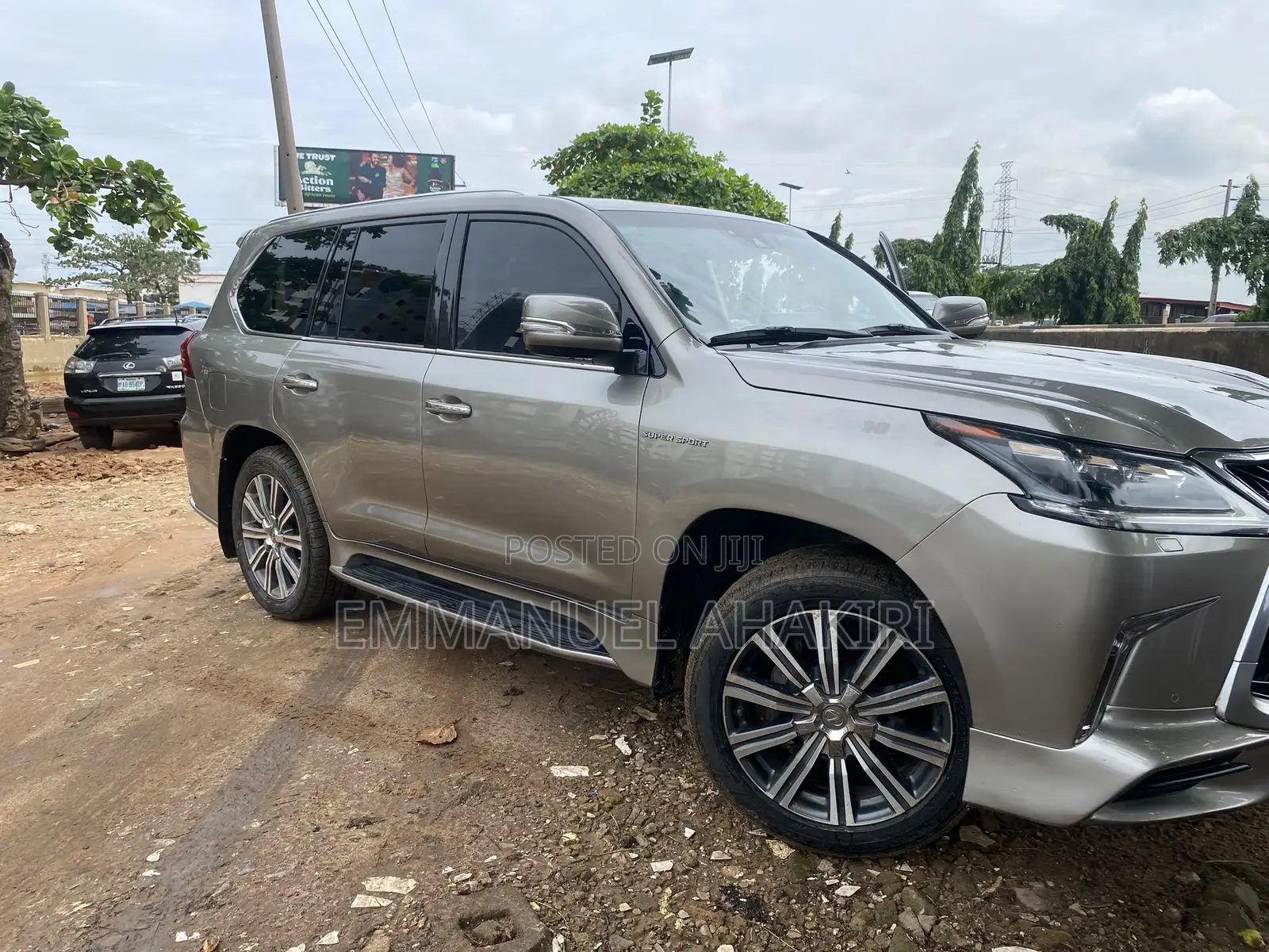 Lexus LX 2019 Gold