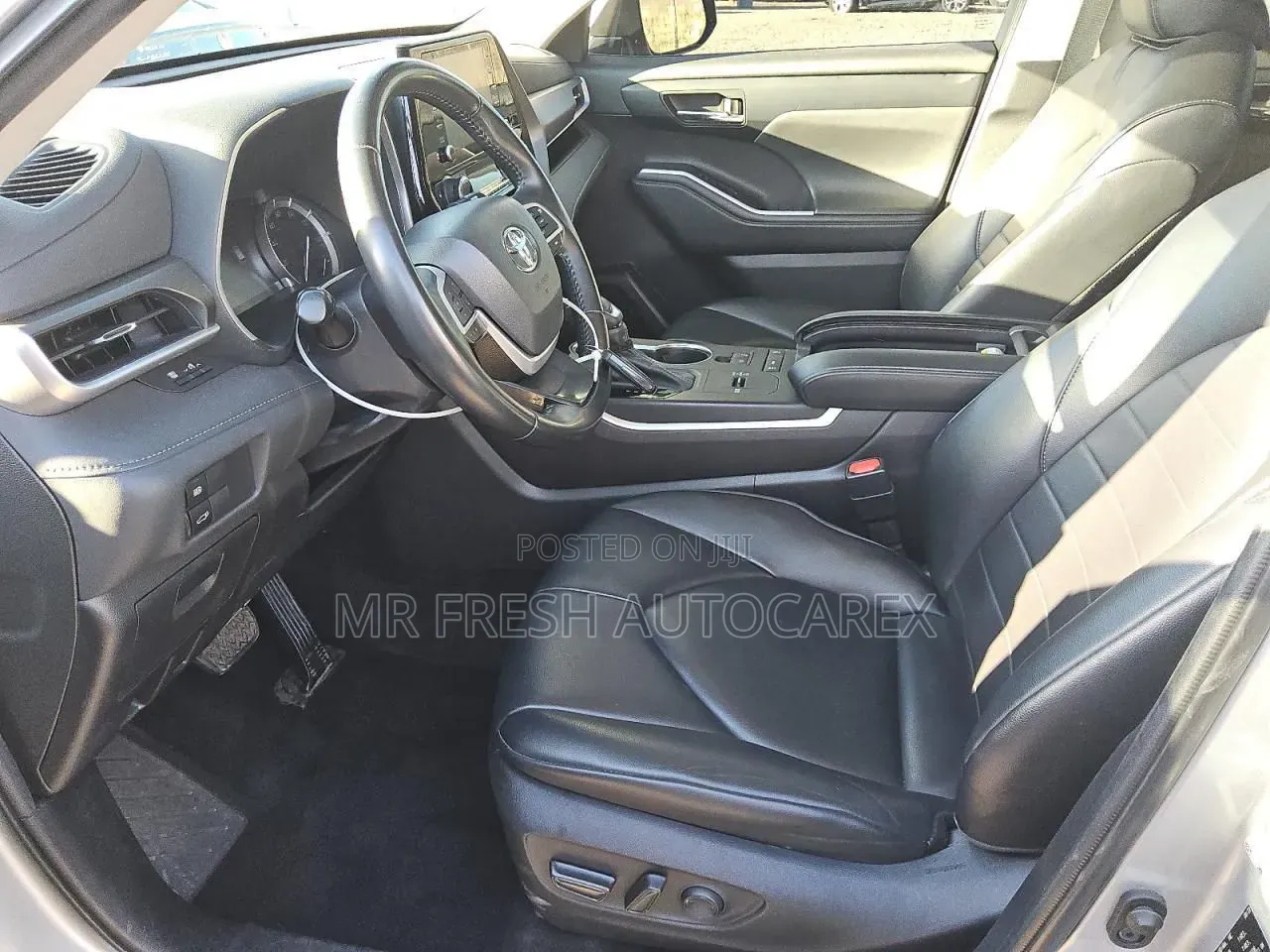 Toyota Highlander 2023 Silver