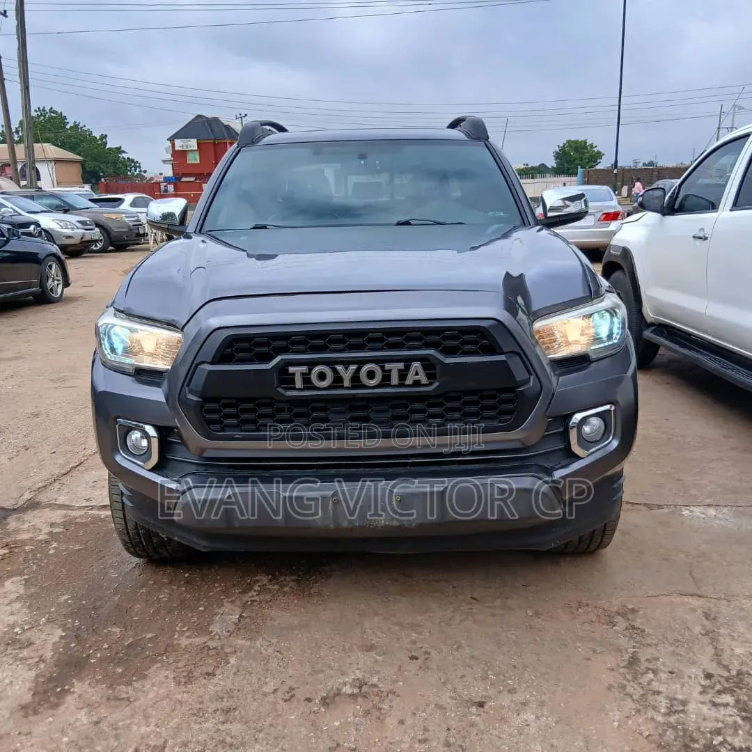 Toyota Tacoma 4dr Double Cab 2016 Gray
