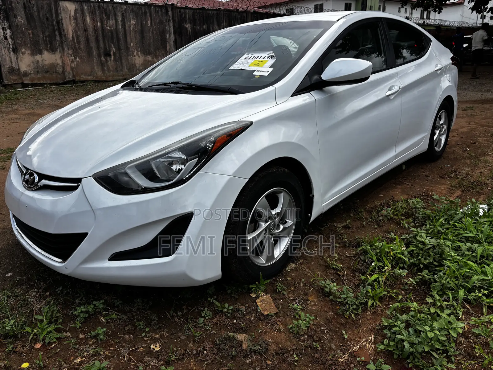 Hyundai Elantra SE 4dr Sedan (1.8L 4cyl 6M) 2015 White