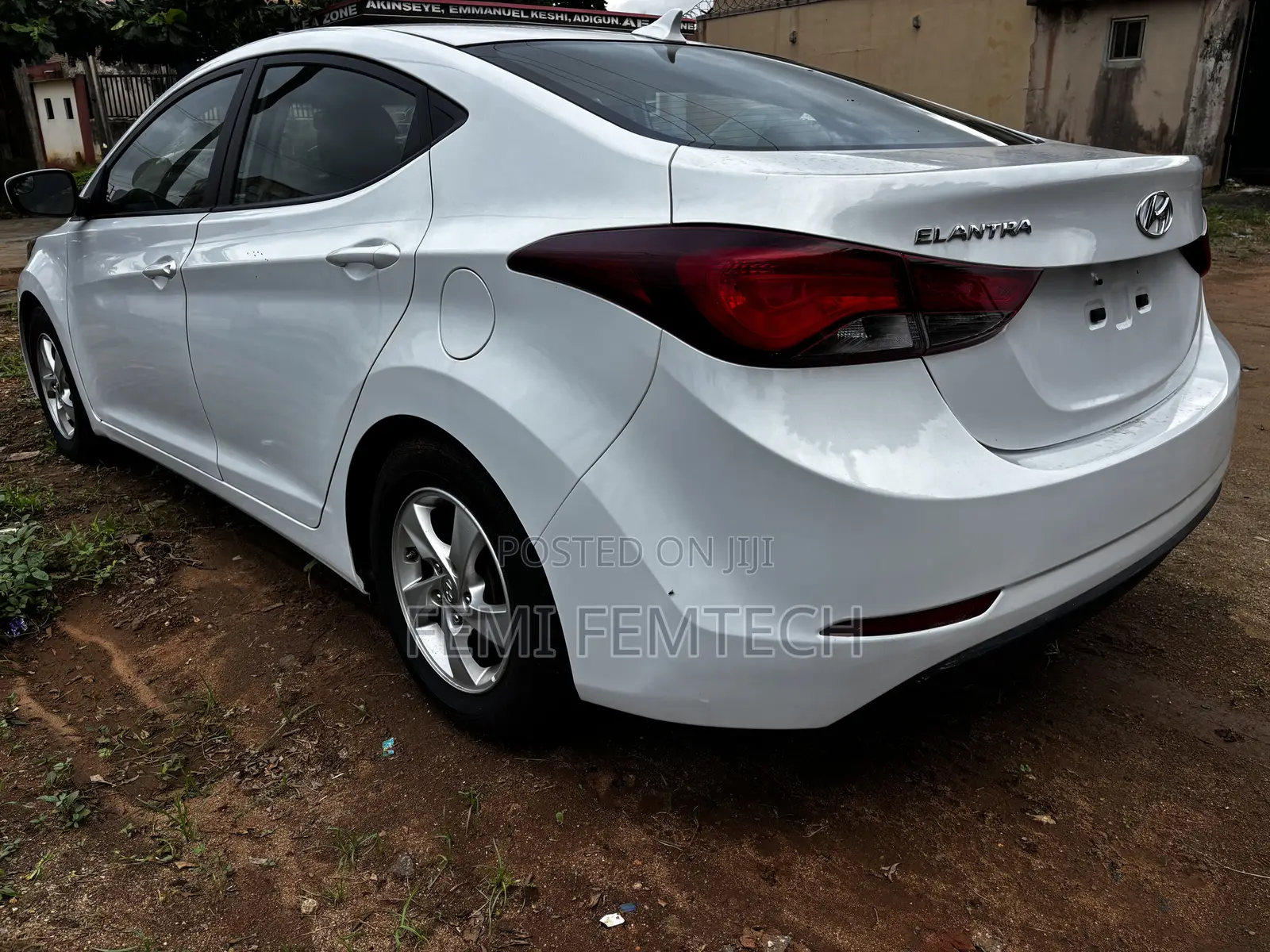 Hyundai Elantra SE 4dr Sedan (1.8L 4cyl 6M) 2015 White