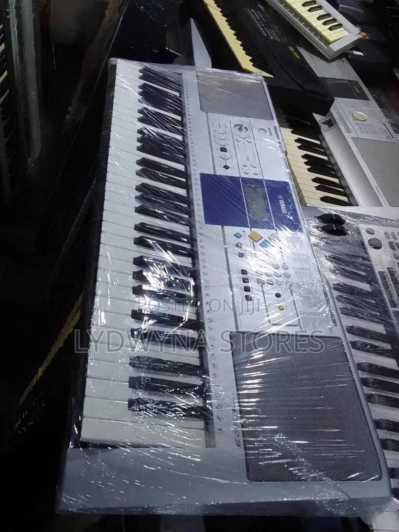 Strong Confirm Quality PSR E323 UK Used Keyboard
