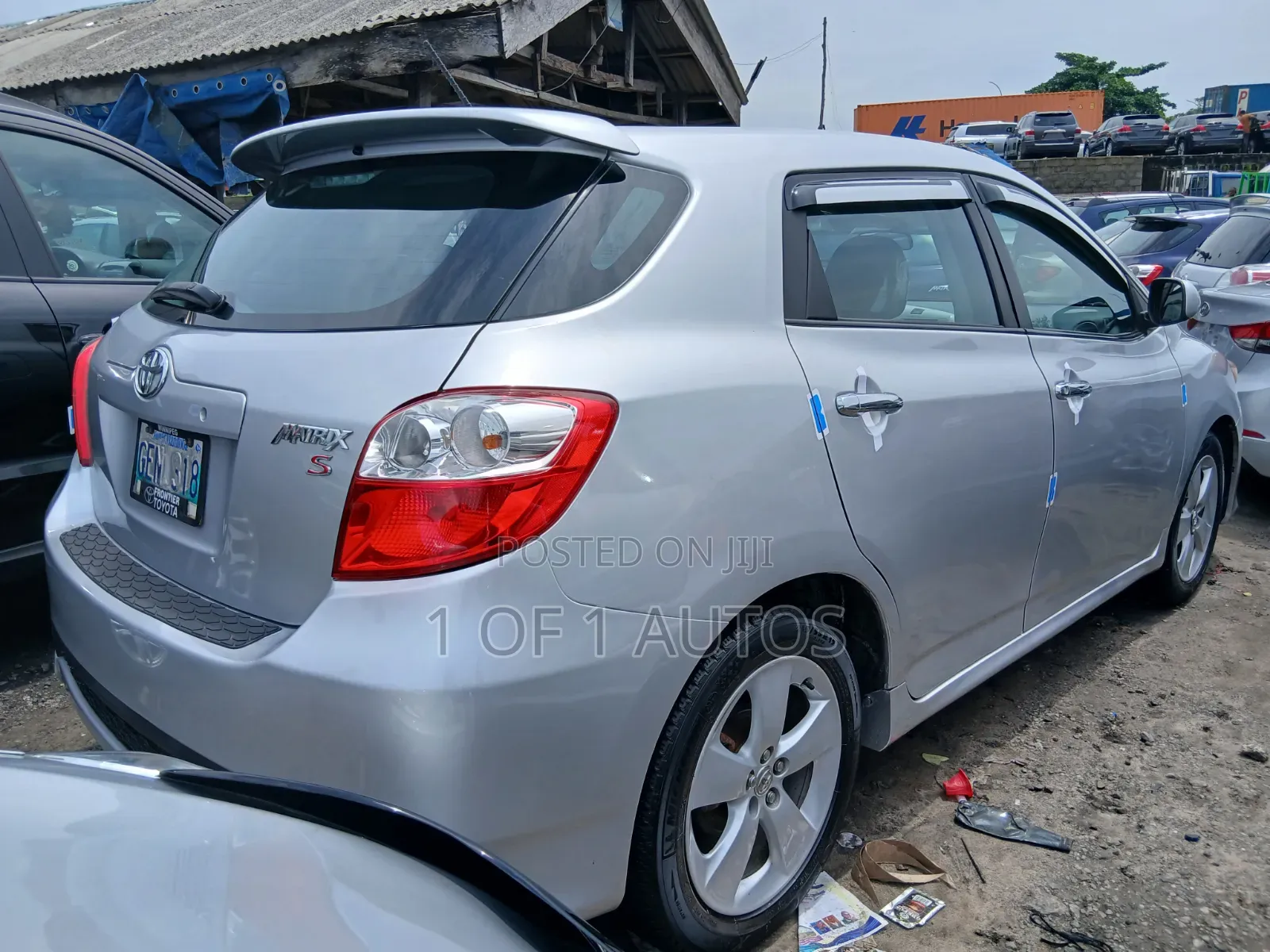 Toyota Matrix S Hatchback FWD (2.4L 4cyl 5A) 2012 Silver