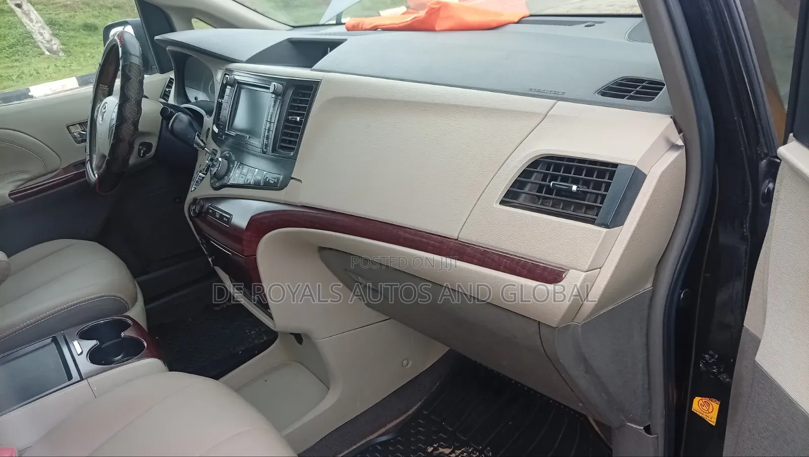 Toyota Sienna 2015 Black