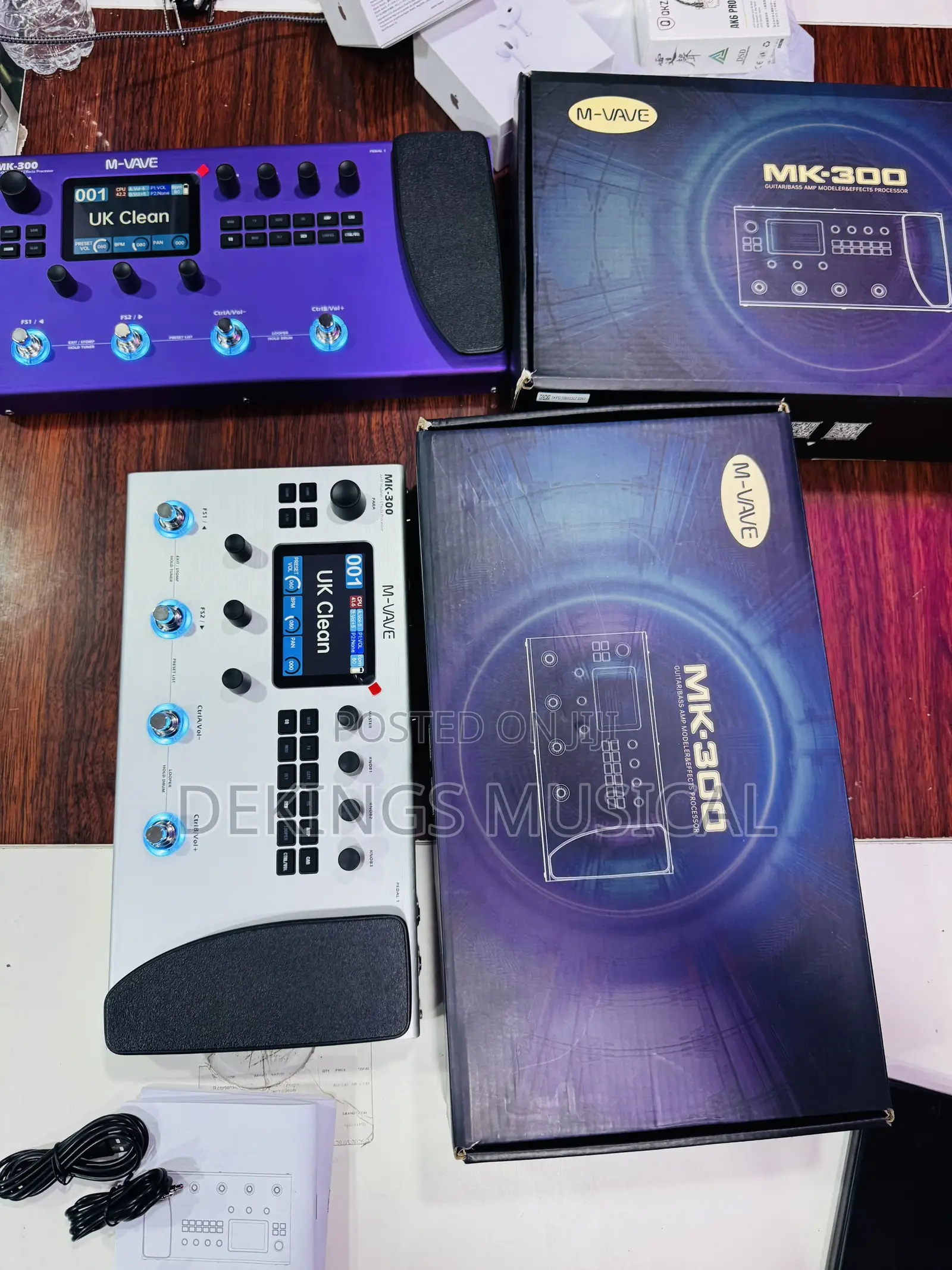 M-Vave MK-300 Guitar/Bass Amp Modeler and Effects Processor.