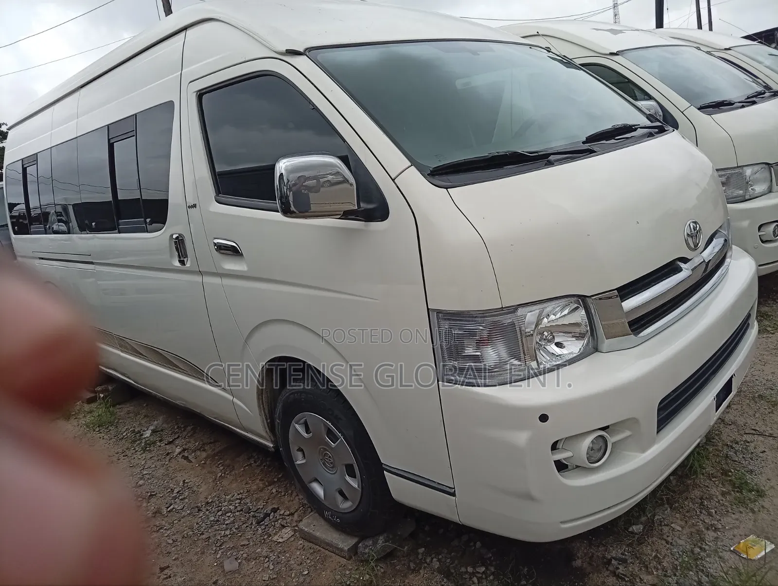 Toyota HiAce 2013 White