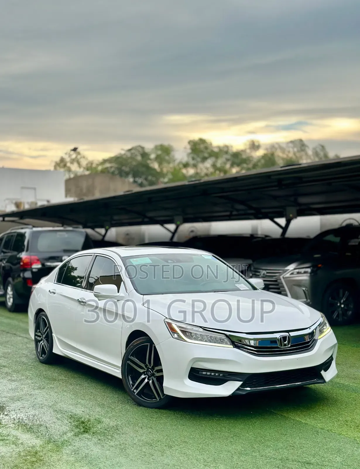 Honda Accord Touring 4dr Sedan FWD (3.5L 6cyl 6A) 2016 White