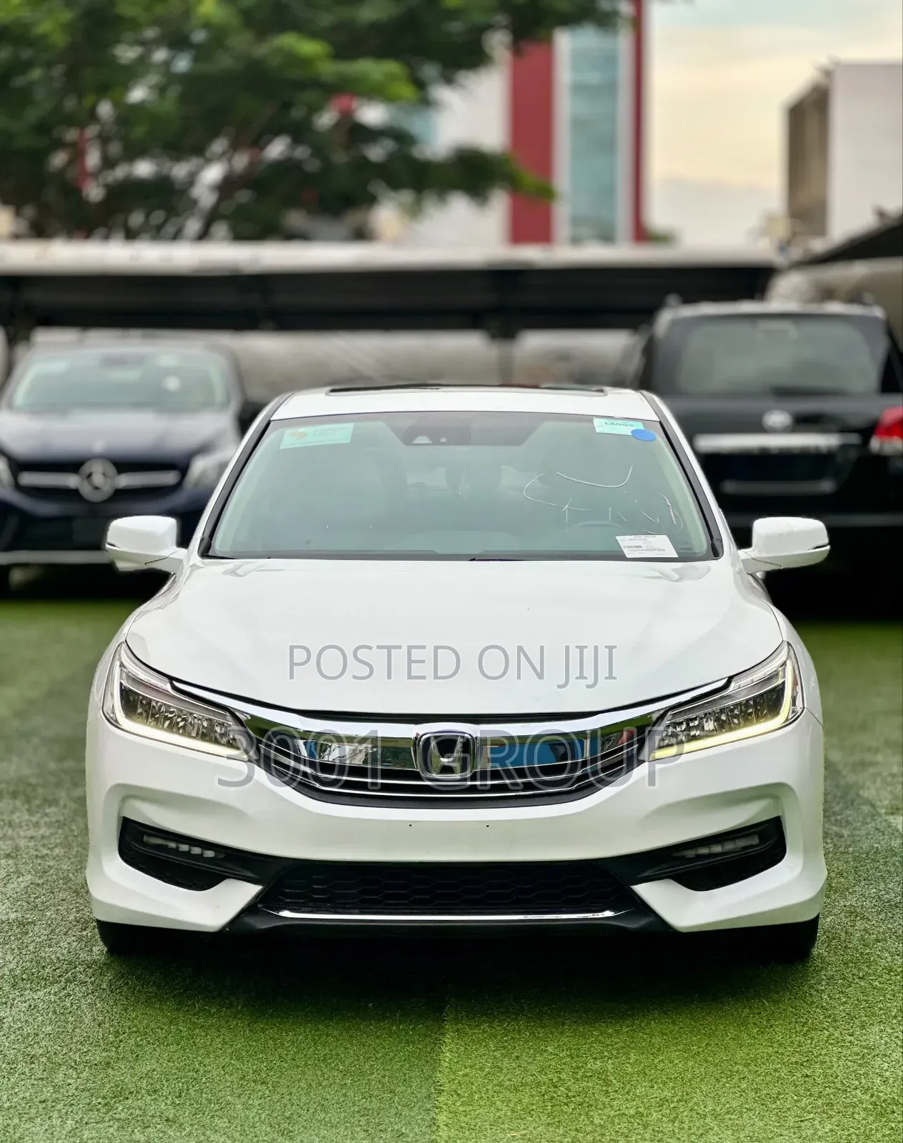 Honda Accord Touring 4dr Sedan FWD (3.5L 6cyl 6A) 2016 White