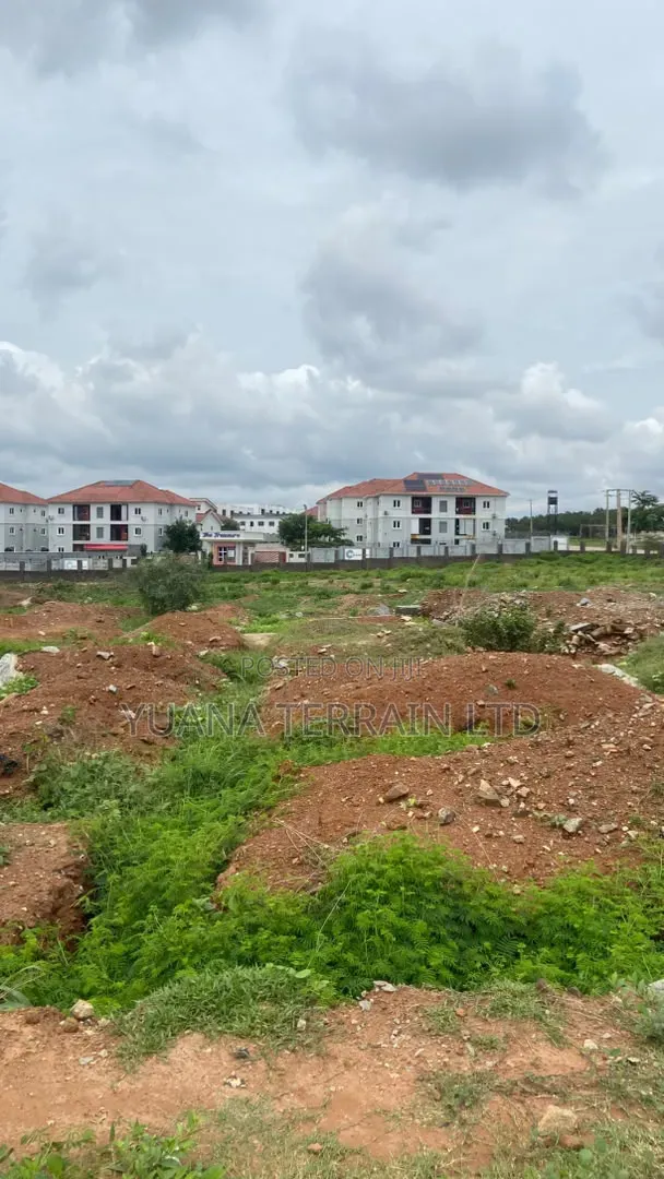 3bdrm Block of Flats in Mary Louise, Mbora for sale