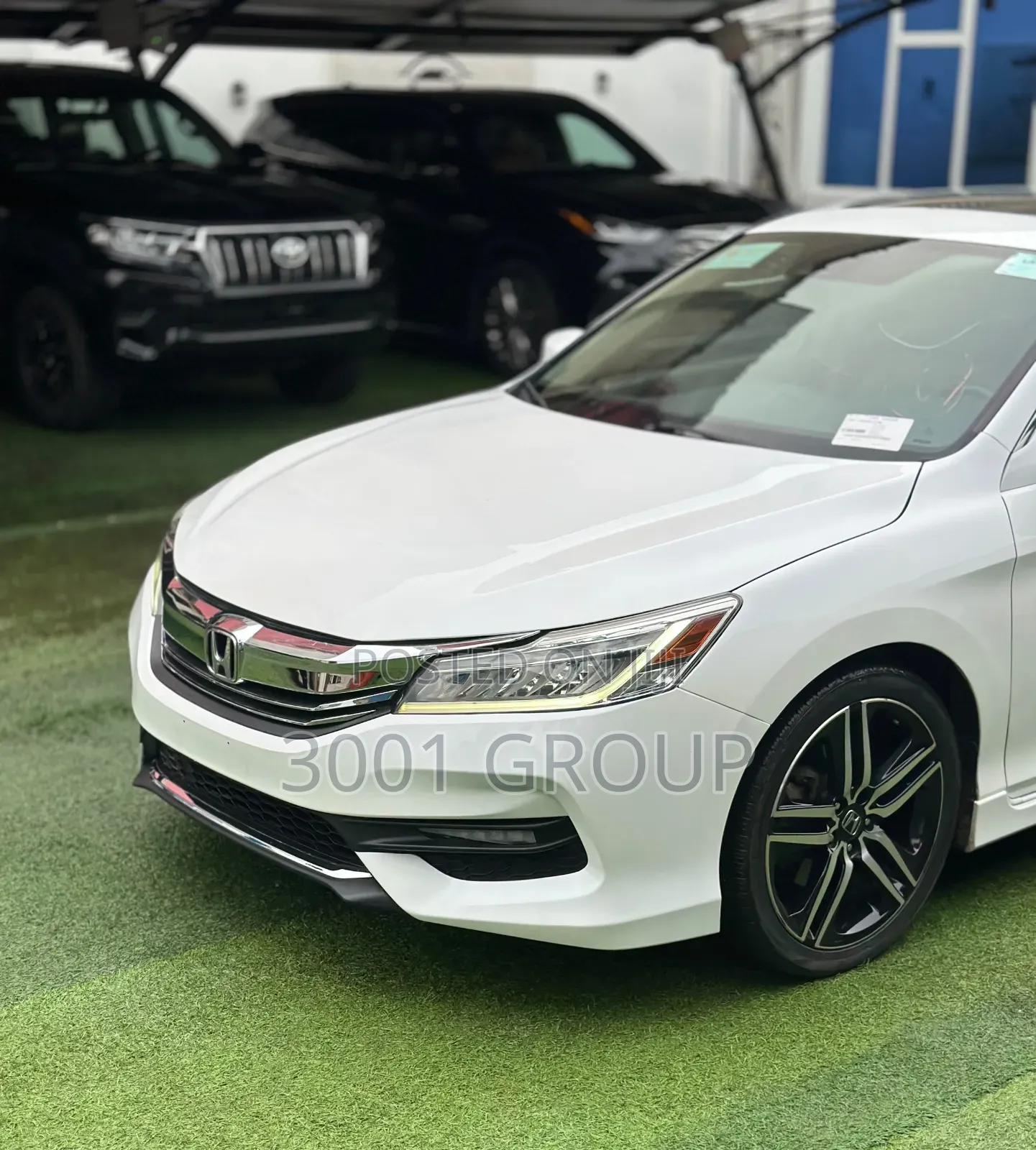 Honda Accord Touring 4dr Sedan FWD (3.5L 6cyl 6A) 2016 White