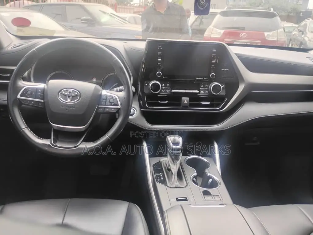Toyota Highlander 2022 Gray