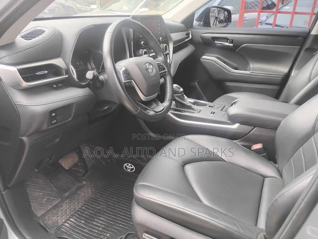 Toyota Highlander 2022 Gray
