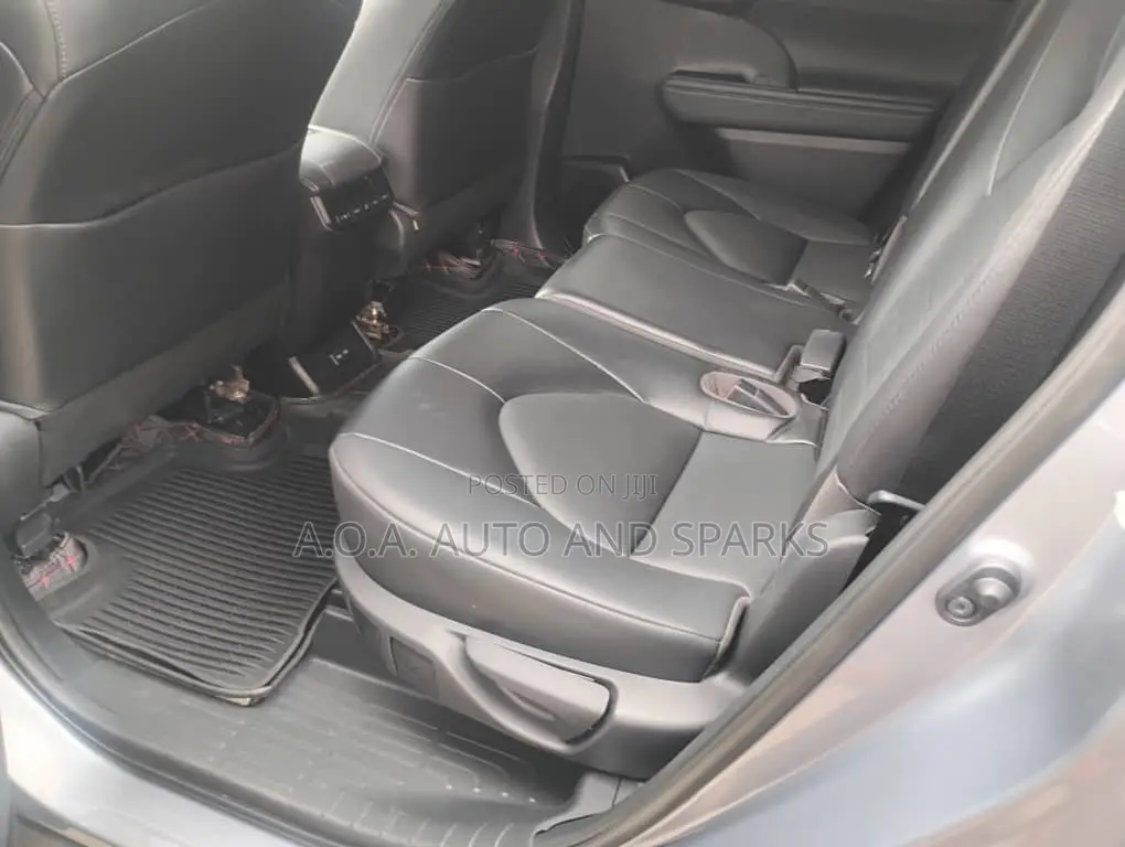 Toyota Highlander 2022 Gray